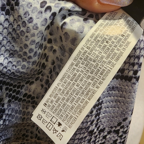 FOREVER 21 Sneak print tie back strapless top size L - Picture 8 of 8